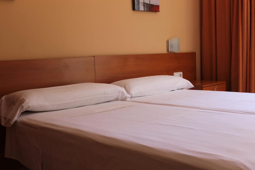 Hostal Cal Siles Ел Прат де Льобрегат Стая снимка