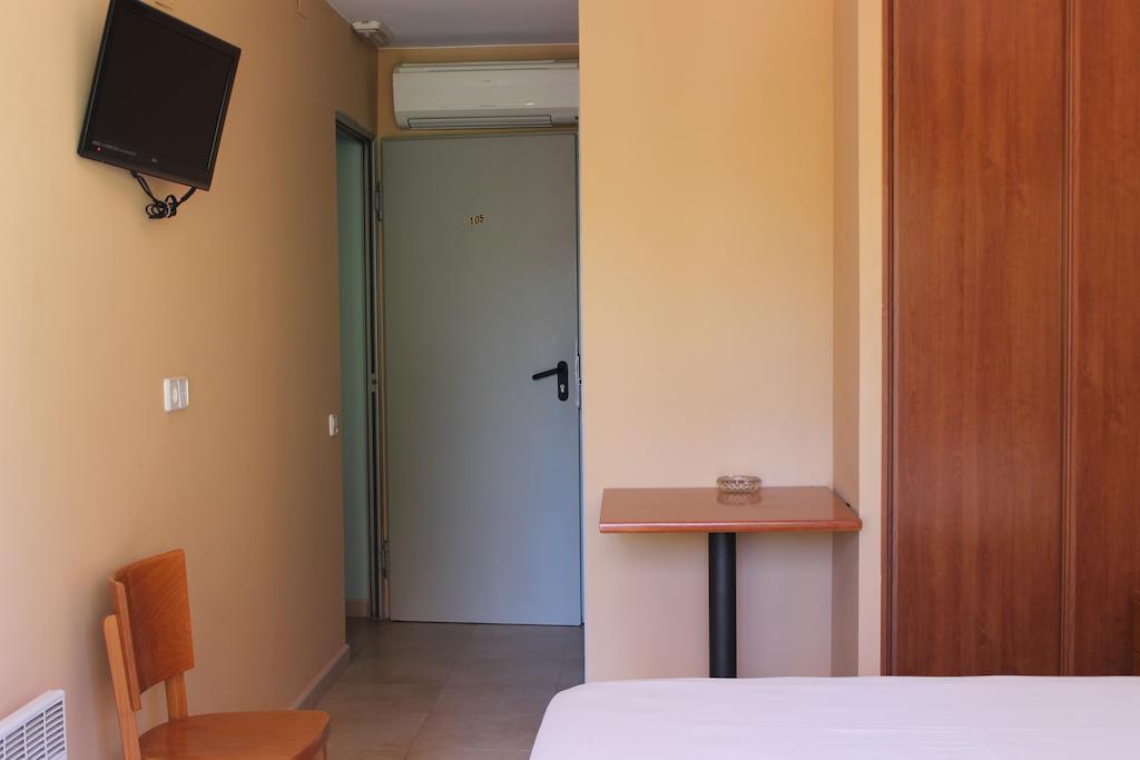 Hostal Cal Siles Ел Прат де Льобрегат Стая снимка