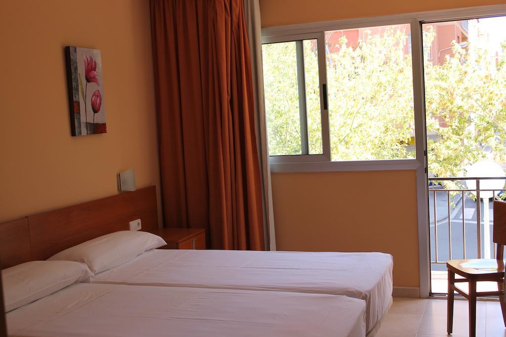 Hostal Cal Siles Ел Прат де Льобрегат Стая снимка