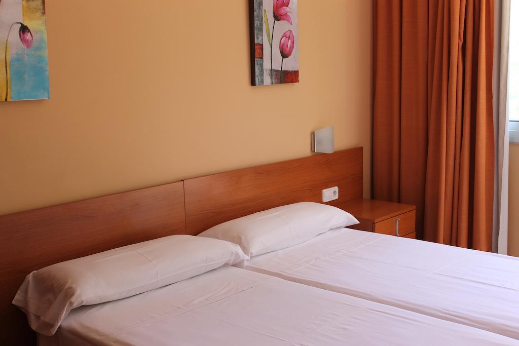 Hostal Cal Siles Ел Прат де Льобрегат Стая снимка