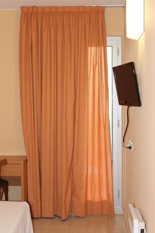 Hostal Cal Siles Ел Прат де Льобрегат Стая снимка