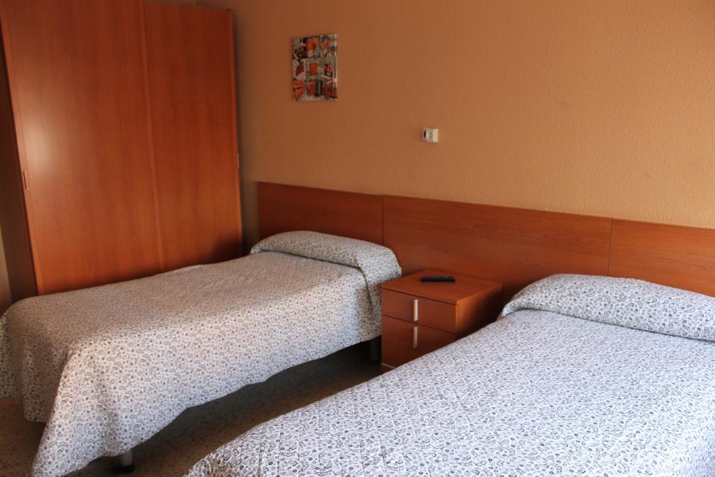 Hostal Cal Siles Ел Прат де Льобрегат Екстериор снимка