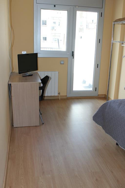 Hostal Cal Siles Ел Прат де Льобрегат Екстериор снимка