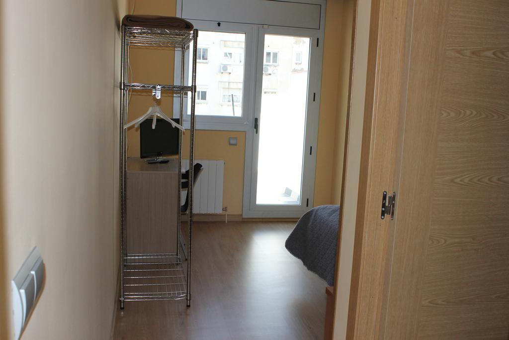 Hostal Cal Siles Ел Прат де Льобрегат Екстериор снимка