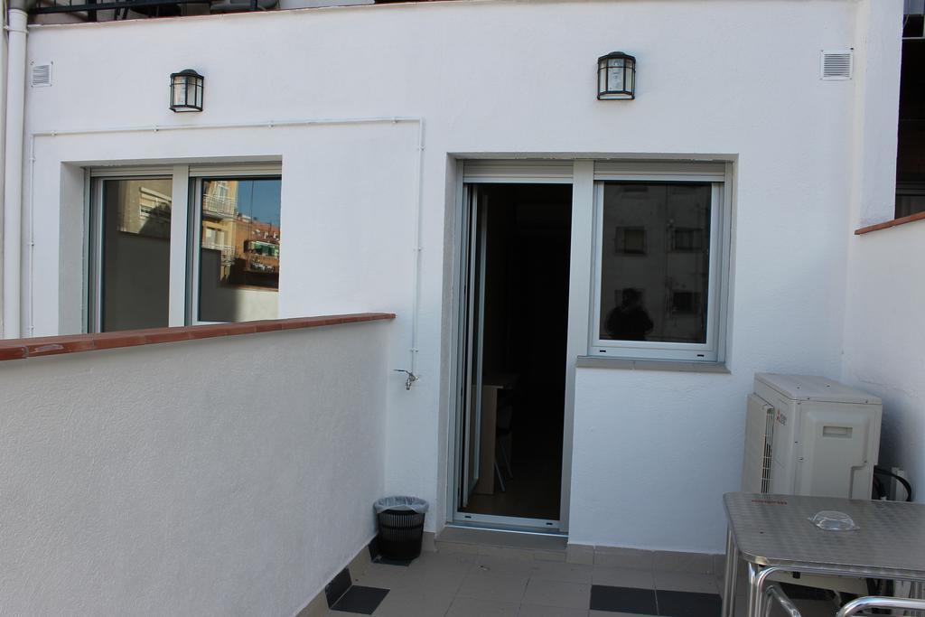 Hostal Cal Siles Ел Прат де Льобрегат Екстериор снимка