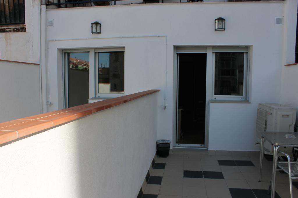 Hostal Cal Siles Ел Прат де Льобрегат Екстериор снимка