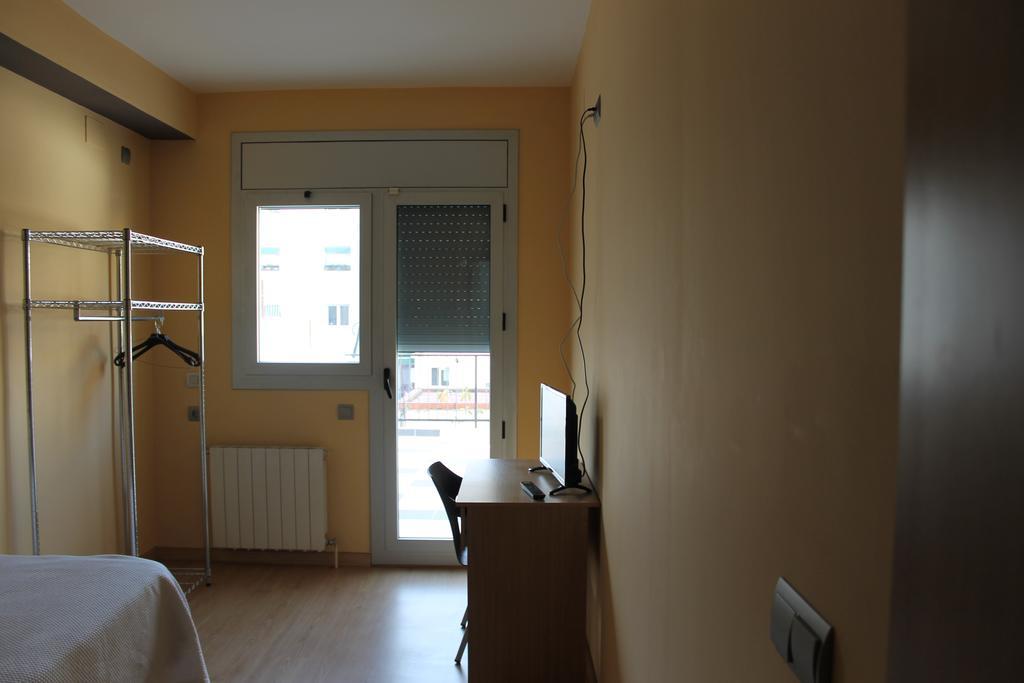 Hostal Cal Siles Ел Прат де Льобрегат Екстериор снимка