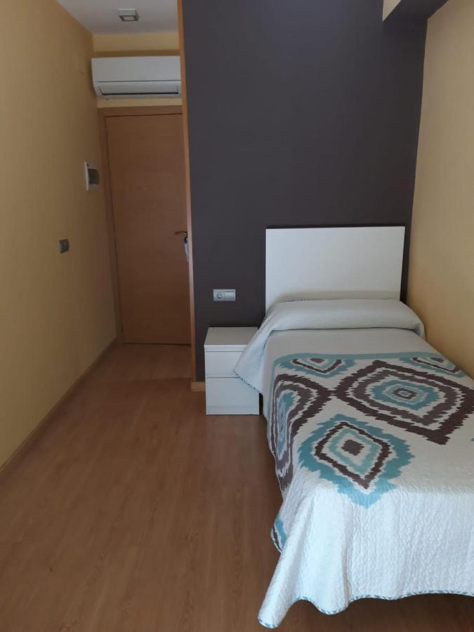 Hostal Cal Siles Ел Прат де Льобрегат Екстериор снимка